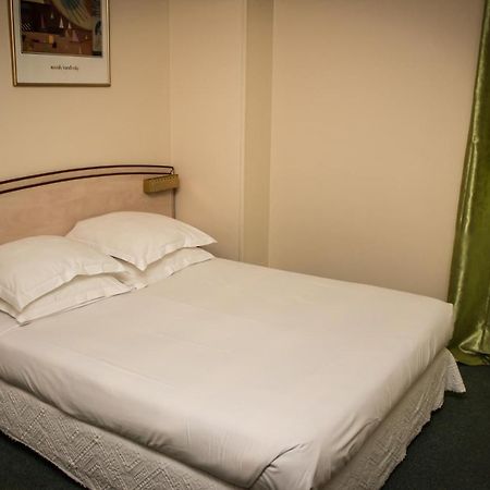 Le Terminus Hotel Tarascon Buitenkant foto