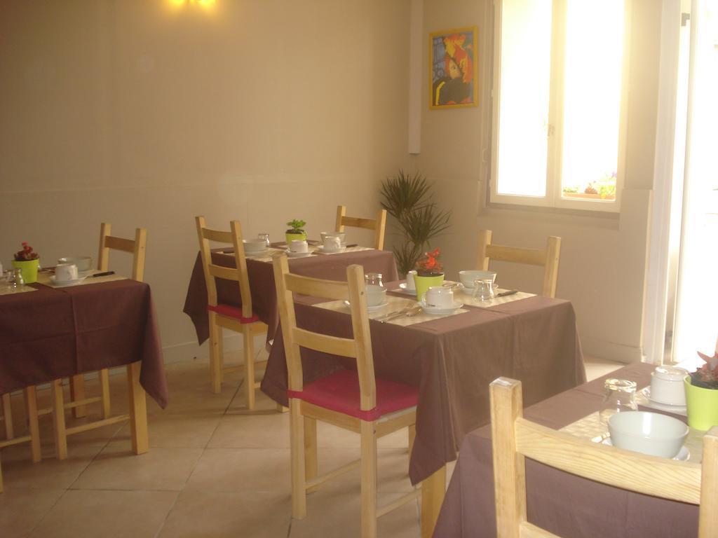 Le Terminus Hotel Tarascon Buitenkant foto