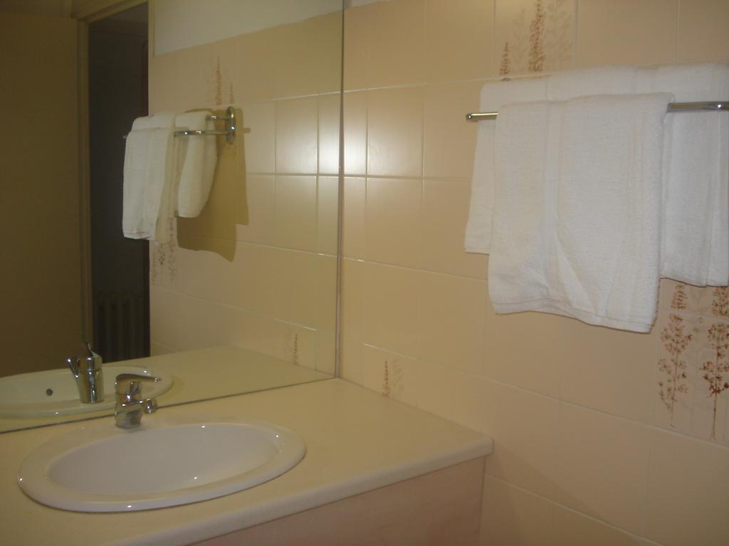 Le Terminus Hotel Tarascon Kamer foto