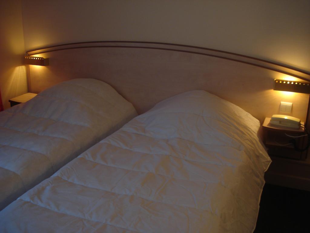 Le Terminus Hotel Tarascon Buitenkant foto