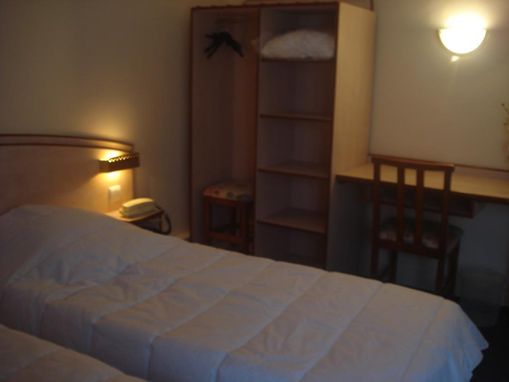 Le Terminus Hotel Tarascon Kamer foto